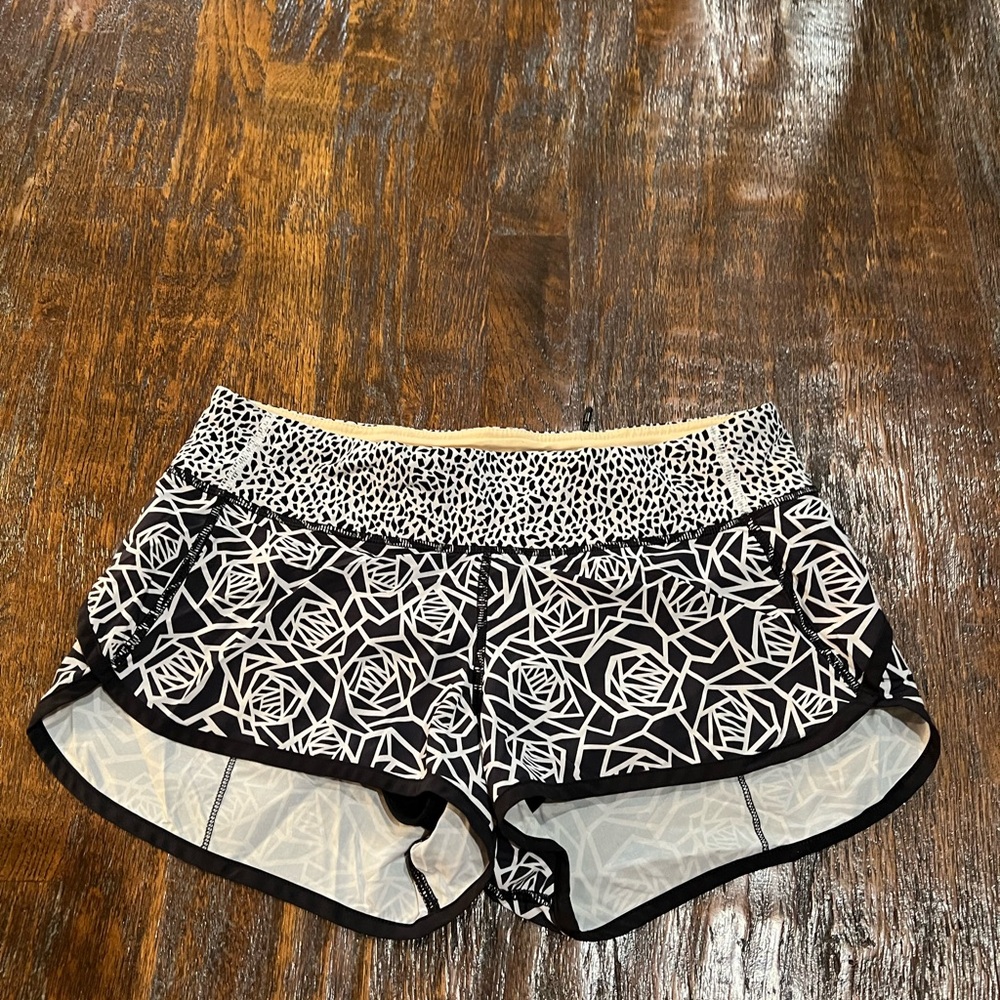 Lululemon Shorts Size 6